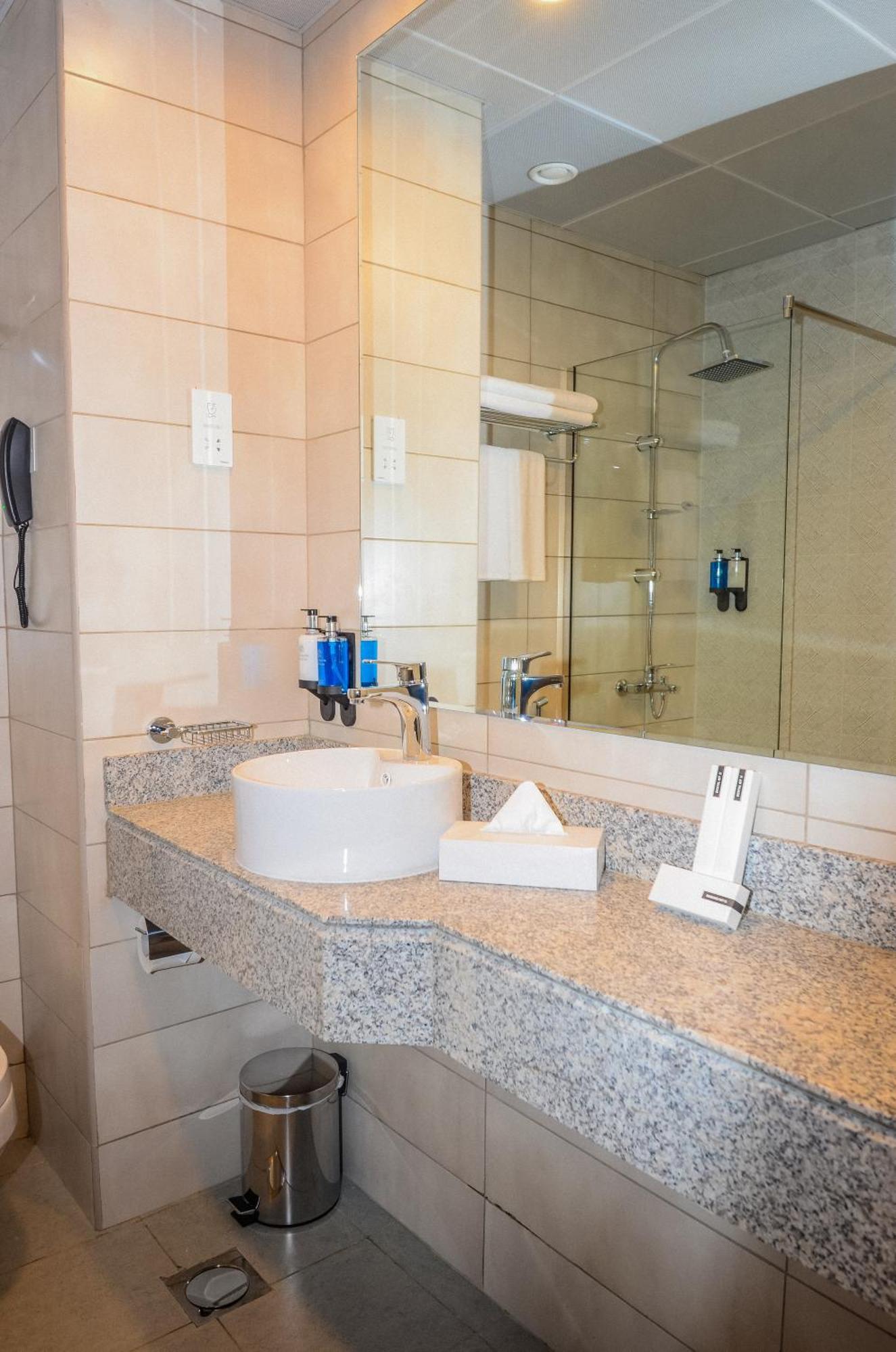 Vogo Grand Hotel Formerly Best Western Plus Hotel Dubai Academic City Dış mekan fotoğraf
