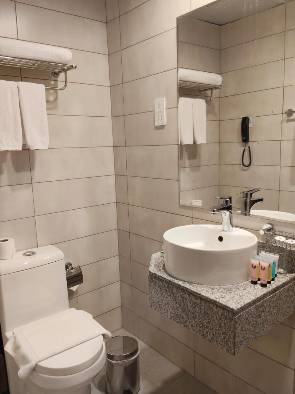 Vogo Grand Hotel Formerly Best Western Plus Hotel Dubai Academic City Oda fotoğraf