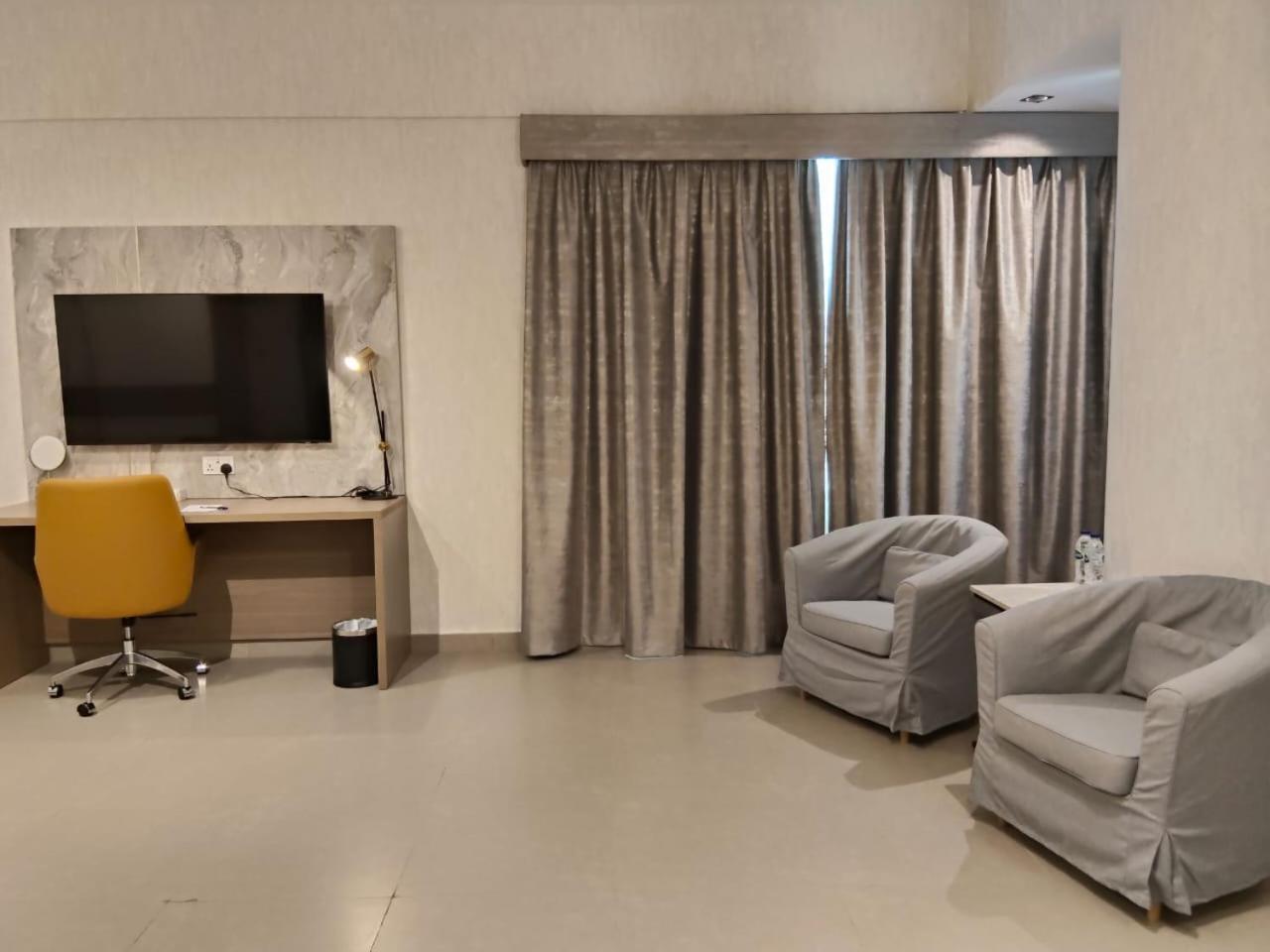 Vogo Grand Hotel Formerly Best Western Plus Hotel Dubai Academic City Dış mekan fotoğraf